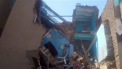 انهيار منزل مكون من 3 طوابق دون خسائر في الأرواح بالأقصر | صور