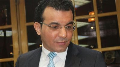 فوز حاتم ربيع بجائزة الترجمة لعام 2021 من اتحاد كتاب مصر