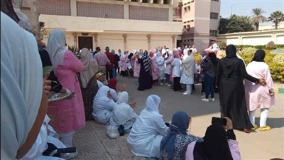 إقامة بالمصنع في عز كورونا وأرباح شهرين أبرز تفاصيل أزمة 3000 عامل بشركة سيد للأدوية | صور