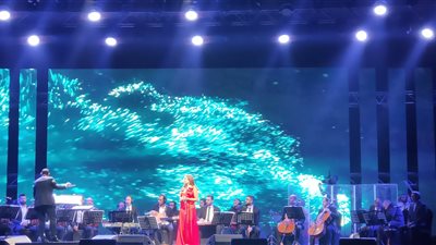 المجتمعات العمرانية تحتفل بانتصارات أكتوبر بحفلة للمطربة أنغام