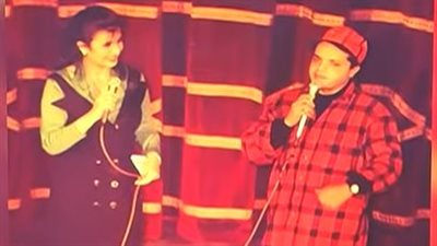 محمد هنيدي ساخرًا من صورته قديمًا: كنت شبه بتاع الفريسكا