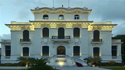 متحف آثار الإسكندرية يعرض مسرجة مزخرفة بزخارف نباتية