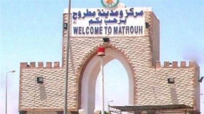 محافظ مطروح: لا زيادة في أسعار المواصلات.. وحملات على محطات الوقود والمواقف 