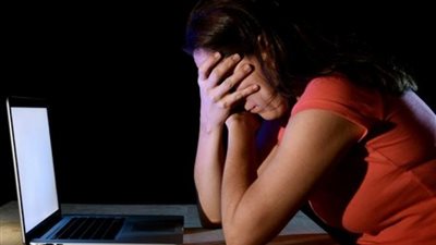 اكتبي اسمي على صدرك.. تفاصيل اتهام مبرمج بالتحرش لاستعادة حساب انستجرام لفتاة