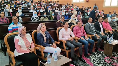 جامعة جنوب الوادي فرع الغردقة تستقبل طلابها بالأغاني الوطنية | صور وفيديو