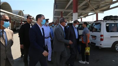 محافظ كفر الشيخ يتفقد المواقف ويتابع التزام السائقين بتعريفة الأجرة المقررة| صور 