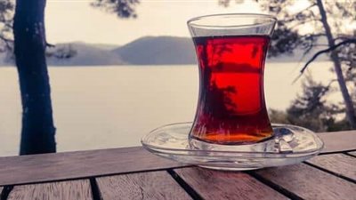 أبرزها تحسين صحة القلب.. 6 فوائد صحية للشاي الأحمر