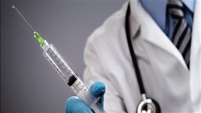 تتسبب في تكوين خُراج بالجسم.. طبيب يحذر من استخدام السرنجة الموڤ