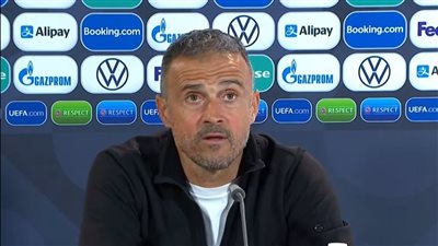 إنريكي يسافر إلى لندن لإجراء محادثات مع تشيلسي لتدريب الفريق