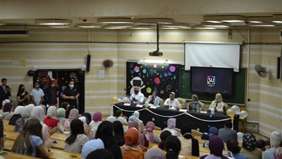 صيدلة عين شمس تنظم حفل استقبال للطلاب الجدد