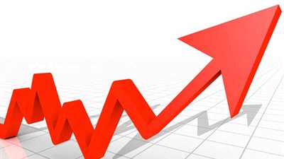 أسامة كمال: زيادة أسعار النفط عالميًا.. وسوق اللقاحات أنعش الاقتصاد العالمي 