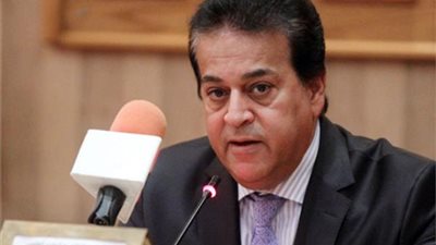 وزير التعليم العالي: سنتخلص من الكتاب الجامعي قريبًا