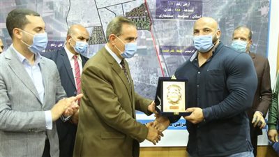 محافظ كفر الشيخ: بيج رامي ظهر على المسرح بصورة تدعو للفخر 