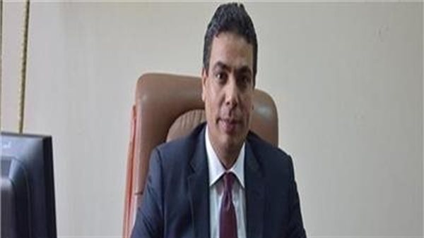 الدكتور عادل عبد