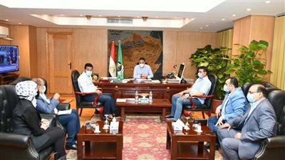 محافظ الفيوم: المنظومة الطبية بالمحافظة فريق عمل واحد لخدمة المريض