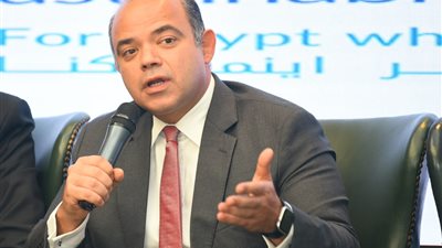 رئيس البورصة: قنوات اتصال مع المصريين بالخارج لتعزيز استثمارهم بسوق المال