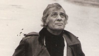 جمال فودة يكتب: النزعة الخطابية والإيقاع النغمي في قصيدة المعركة لمعين بسيسو