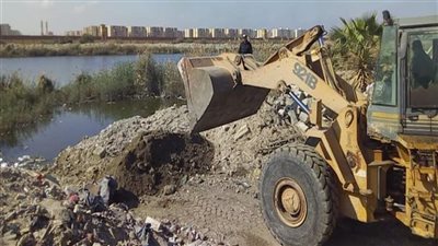 تنفيذا لتوجيهات السيسي.. إزالة التعديات على مياه فرع رشيد بالمنوفية