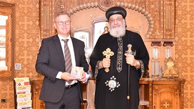 البابا تواضروس الثاني يستقبل الممثل الدنماركي لحرية الأديان