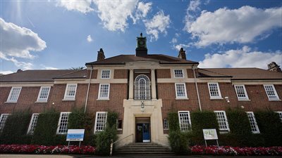 تعرف على أشهر مبنى للأمراض النفسية في لندن