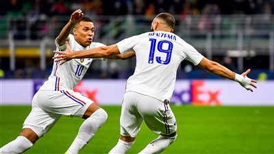 لتعويض رحيل مبابي.. بنزيما على رادار باريس سان جيرمان الصيف المقبل