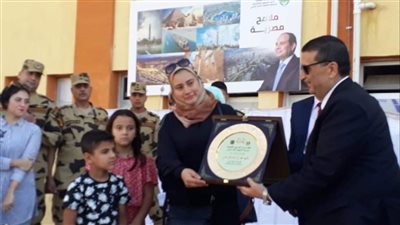 في أول أيام الدراسة.. مدرسة الشهيد أحمد المنسي تستقبل زوجته وأبنائه