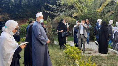 وكيل الأزهر يتفقد معاهد الشروق للاطمئنان على سير الدراسة