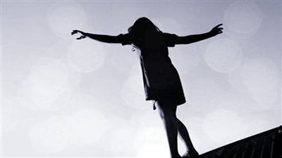 التحقيق في واقعة انتحار ربة منزل قفزًا من الطابق الرابع في الهرم