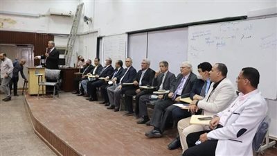 كلية طب بنين الأزهر بالقاهرة تستقبل طلابها وسط إجراءات احترازية لمواجهة كورونا