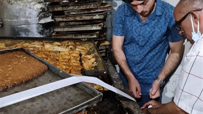 ضبط طني أغذية وزيوت غير صالحة للاستهلاك الآدمي بالدقهلية