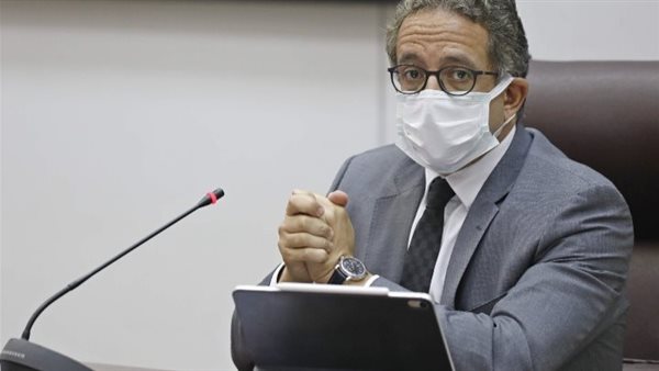 وزير السياحة والآثار