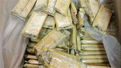 قبل حلول المولد النبوي.. ضبط 4 آلاف قطعة حلوى مجهولة المصدر داخل مخزن بـ كفر الشيخ 