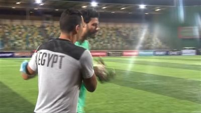 الشناوي لـ الحضري بعد إصابته: ارتحت.. مش قولتلك بلاش