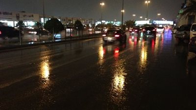 تساقط أمطار خفيفة على شوارع بورسعيد.. ومواطنون: اللهم صيبا نافعا 