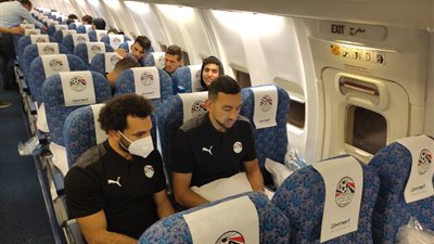 وصول منتخب مصر لكرة القدم إلى مطار القاهرة الدولي بعد فوزه على نظيره الليبي | صور