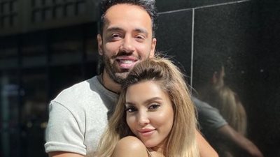 رامي جمال يعتذر لزوجته بعد رسالة ساخرة في عيد ميلادها: أصابني عدم التوفيق