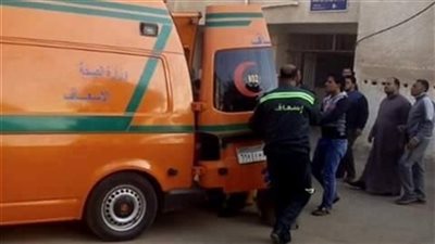 إصابة 9 أشخاص أثر حادث تصادم بين سيارتين في أسوان