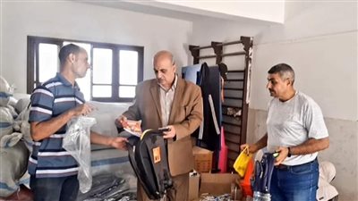 بيت الزكاة يواصل توزيع هدية شيخ الأزهر على طلاب المدارس والمعاهد  