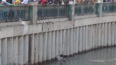 إنقاذ شاب حاول الانتحار قفزا من أعلى كوبري بحر يوسف بالفيوم