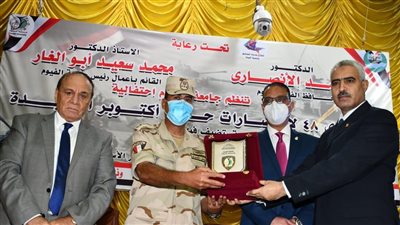 سمير فرج يستعرض فيلمًا عن الملاحم البطولية في دحر العدو الإسرائيلي | صور