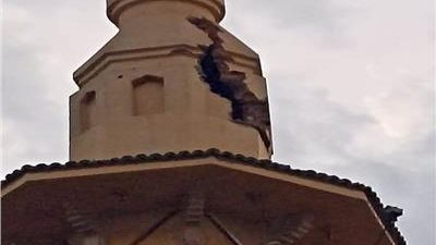 غلق مسجد بالدقهلية بعد تصدع مئذنته بسبب سوء الأحوال الجوية