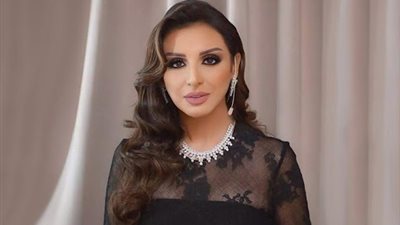 أنغام ممازحة جمهورها عن الأوضاع الجوية: الصيف مبيمشيش 