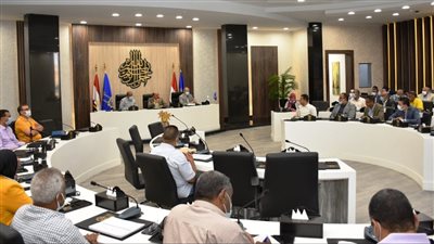 محافظ أسوان: تبرعات الأهالي بأراضٍ لمشروعات حياة كريمة يؤكد مصداقية الدولة