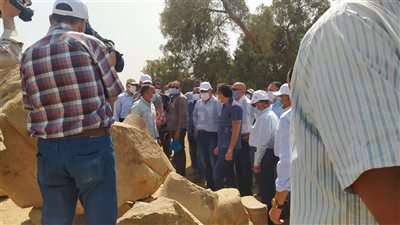 عملات رومانية ومخزن قديم.. مدبولي يتفقد آخر الاكتشافات أسفل قصر أندراوس بالأقصر