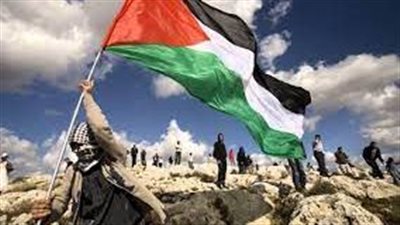 مع دخول 6 آلاف عامل فلسطيني للعمل بالخط الأخضر من غزة.. الفلسطينيون يشيدون بالجهود المصرية 