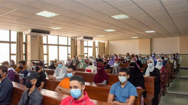 رئيس جامعة طنطا يلتقي