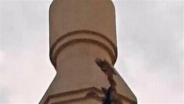 بسب الطقس السيئ تصدع