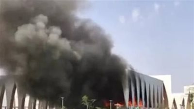 مصدر: كافة الفنادق تساعد في عملية السيطرة على حريق قاعة مهرجان الجونة