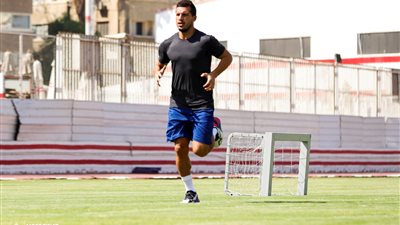 طارق حامد يخوض تدريبات تأهيلية قبل اللحاق ببعثة الزمالك في كينيا | صور 