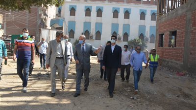محافظ القليوبية يتفقد عددًا من المشروعات الجاري تنفيذها بمبادرة حياة كريمة بقريتي كفر شبين ونوى بمركز شبين القناطر 